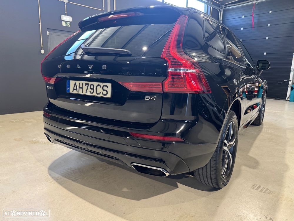 Volvo XC 60 2.0 B4 R-Design Geartronic - 13