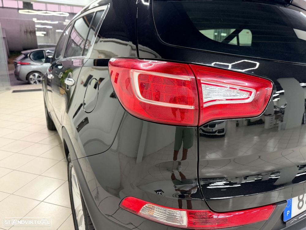 Kia Sportage 1.7 CRDi ISG LX - 10