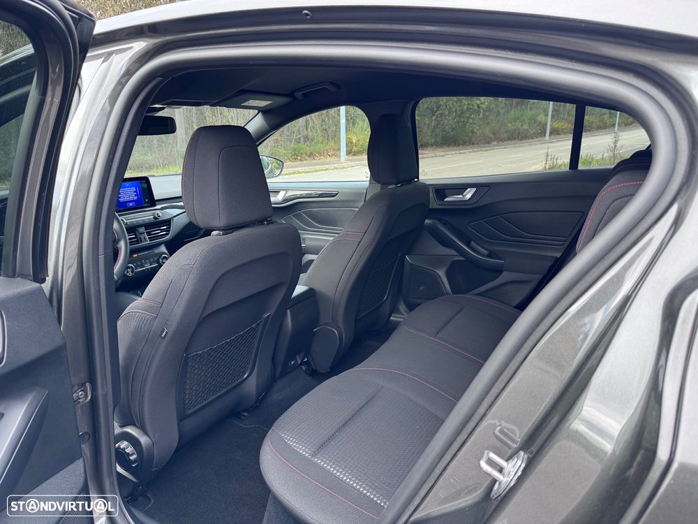 Ford Focus 1.0 EcoBoost MHEV ST-Line - 15