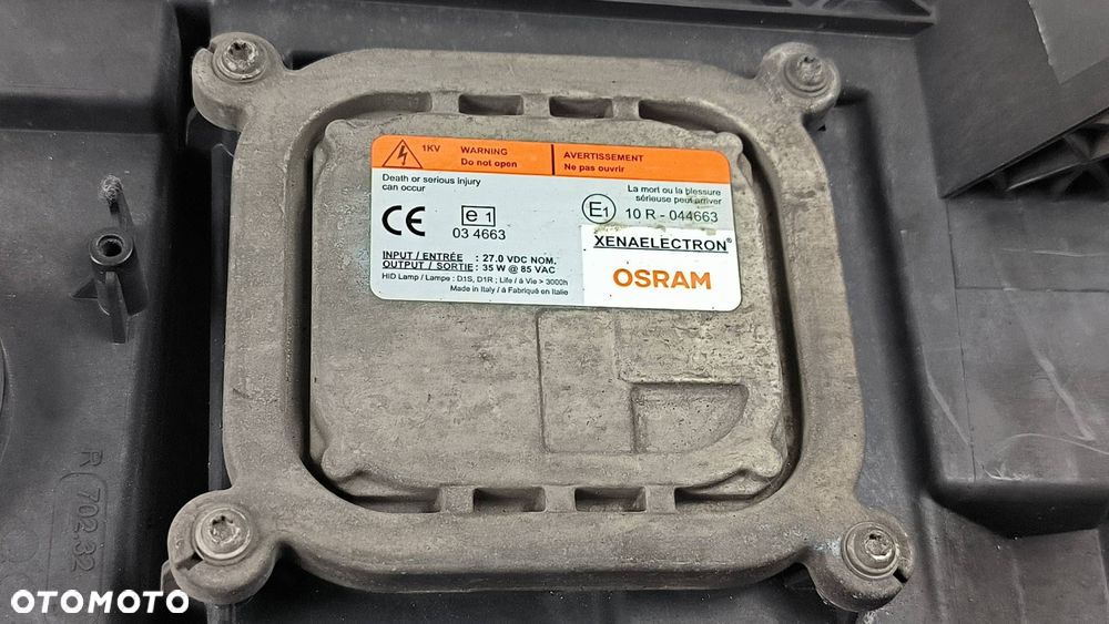 LAMPA PRAWA PRZÓD VOLVO FH II FH5 500 22239244 - 3