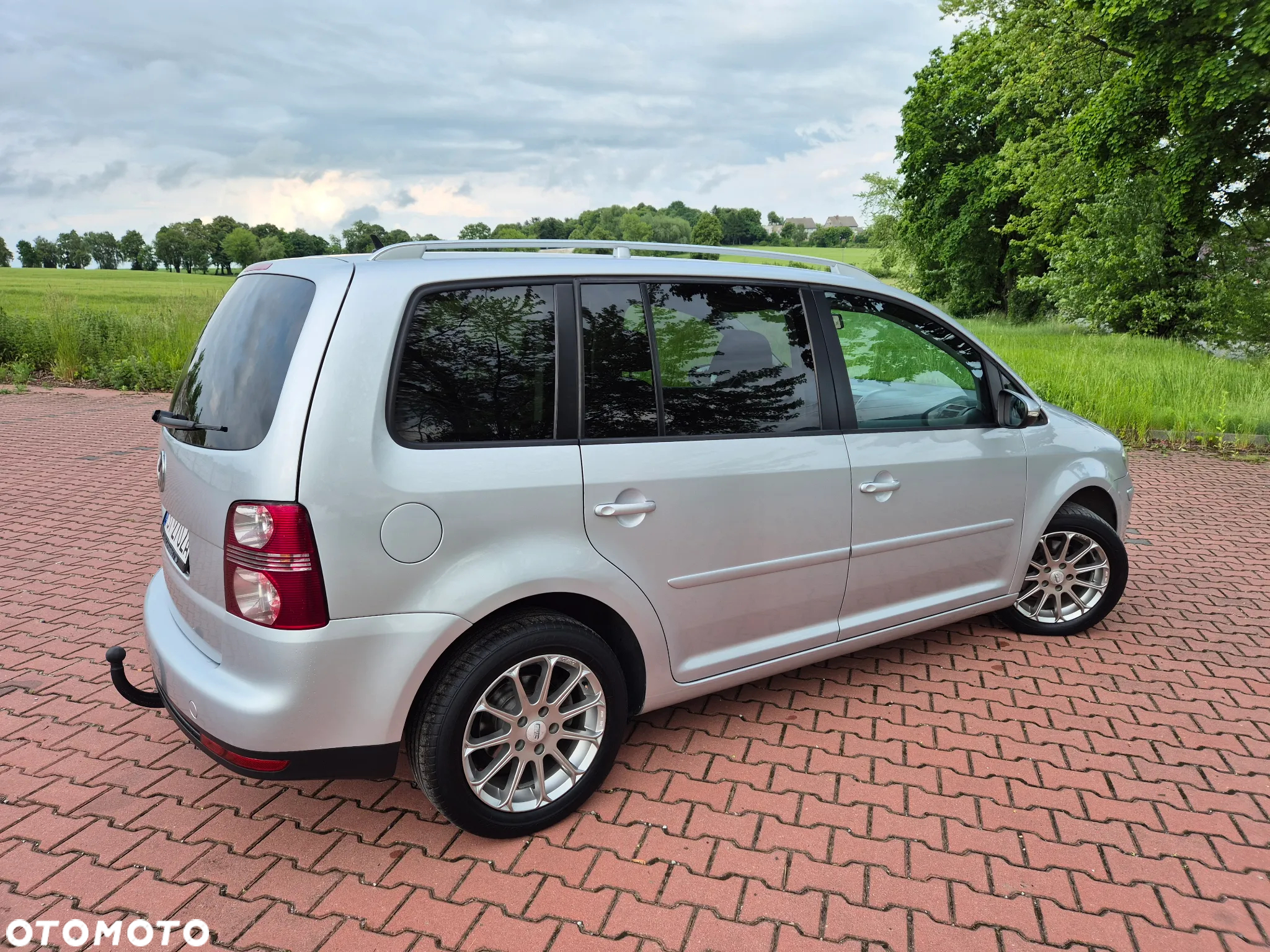 Volkswagen Touran 1.6 Conceptline - 4