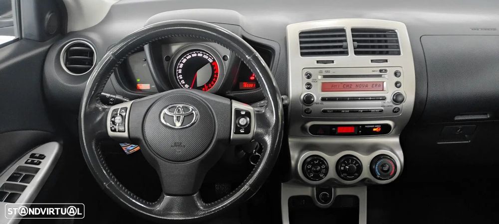 Toyota Urban Cruiser - 10