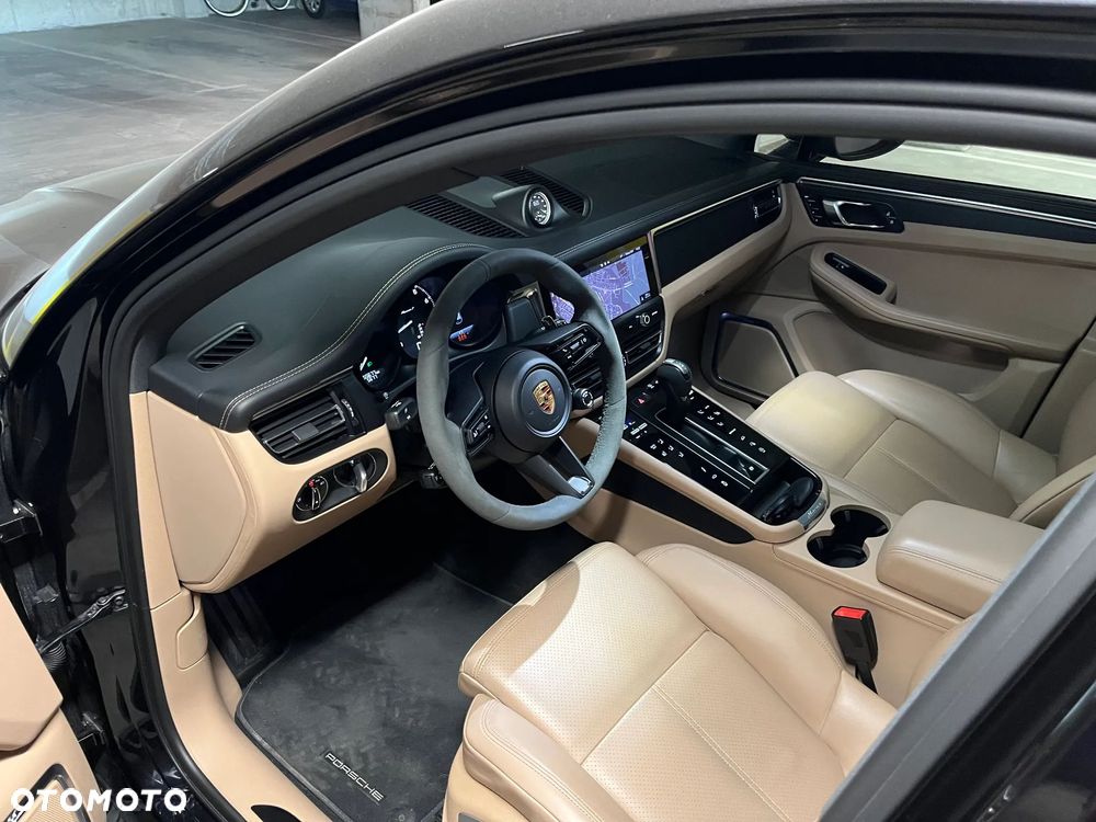 Porsche Macan T - 4