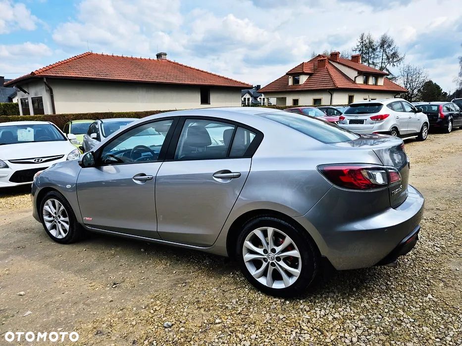 Mazda 3 2.0 Exclusive + - 23
