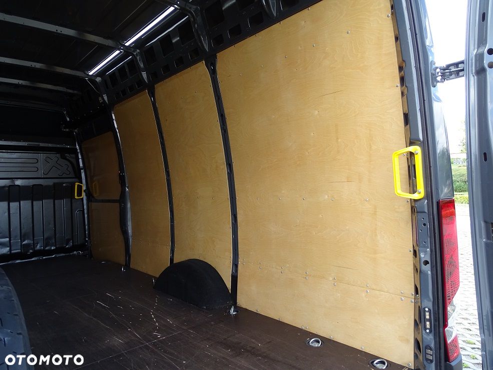 Iveco Daily 35S18 L4H3 3.0 180 Blaszak Furgon UNIKAT!! 77 Tyś.km. JAK NOWY!! Salon PL 1 Wł.!! - 18