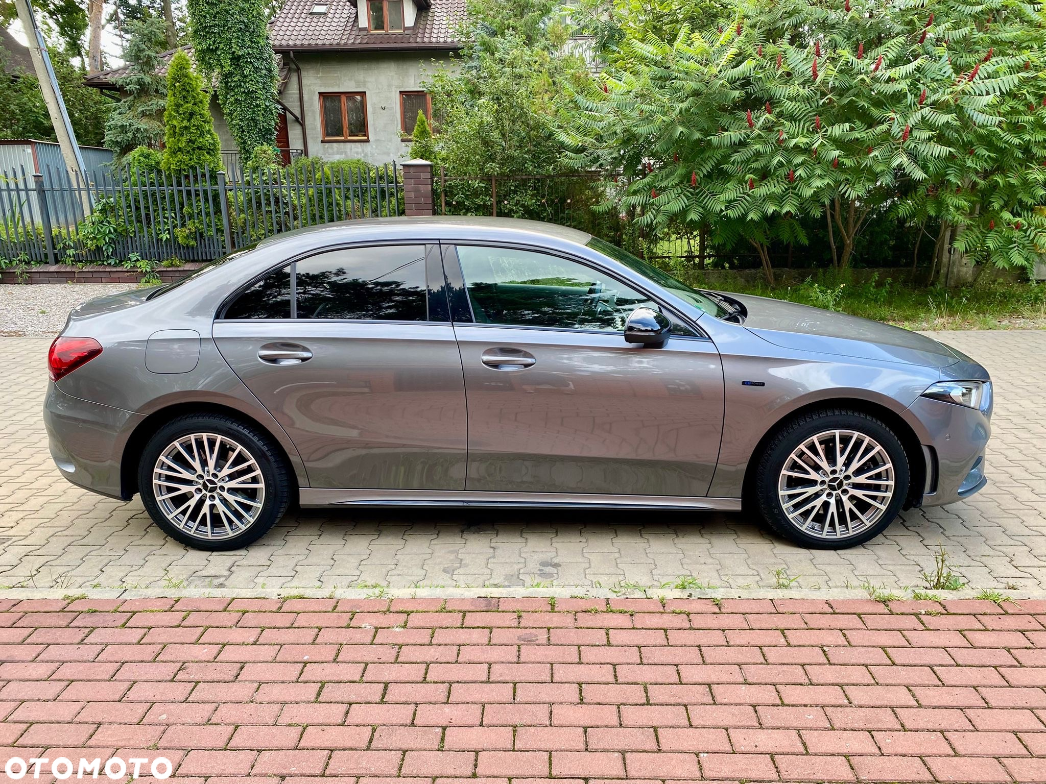 Mercedes-Benz Klasa A 250 E 8G-DCT - 5