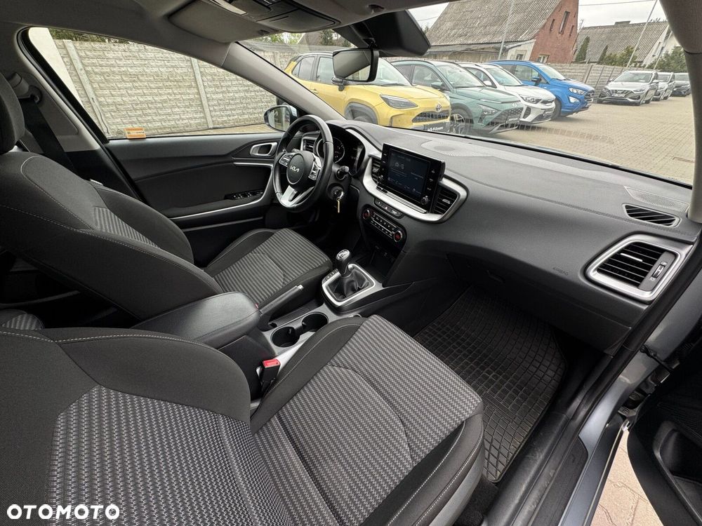 Kia Ceed 1.5 T-GDI M - 17