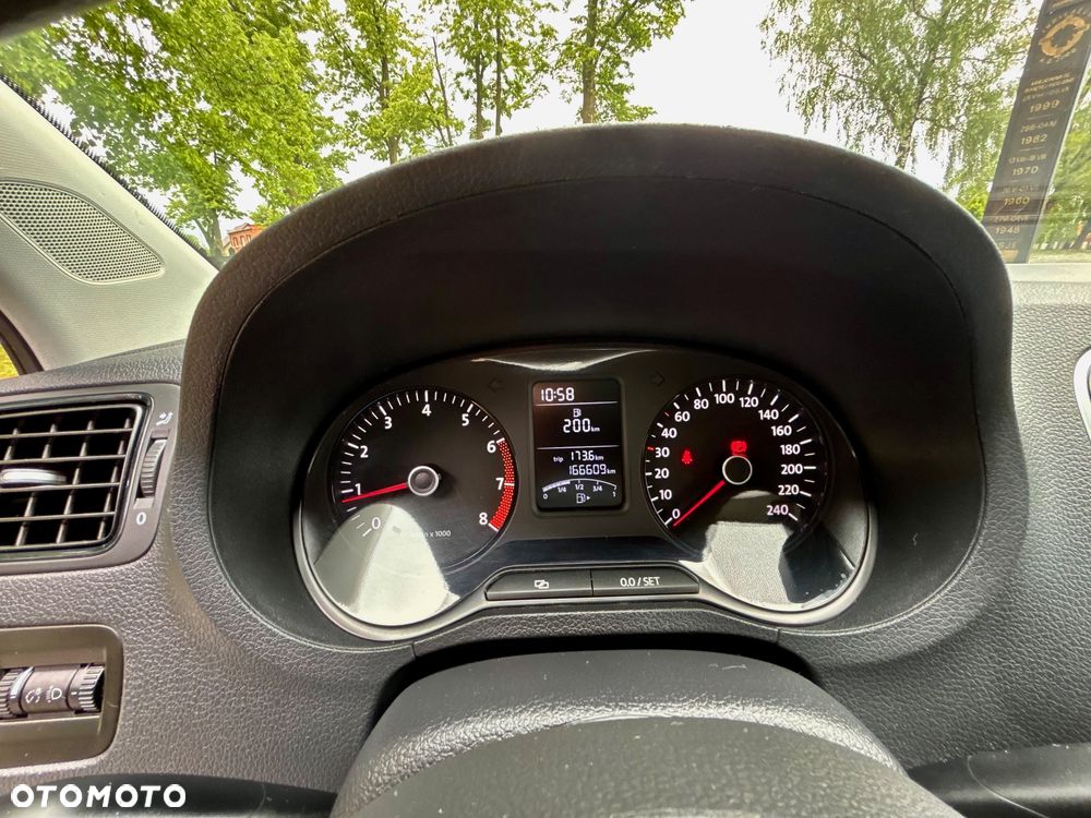 Volkswagen Polo 1.2 MATCH - 23