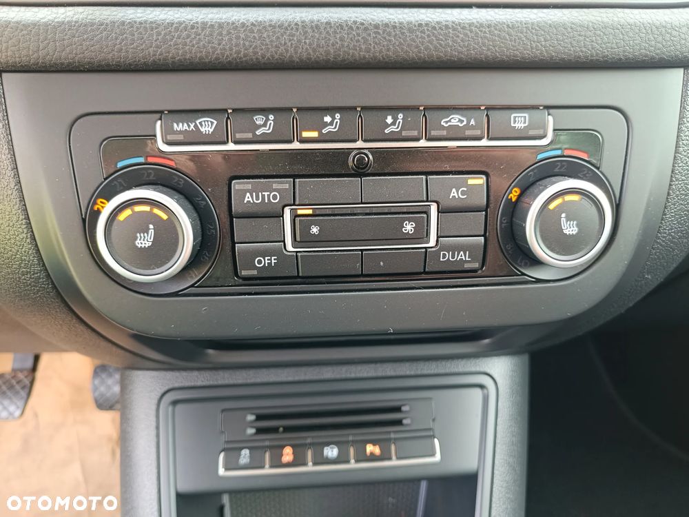 Volkswagen Tiguan 2.0 TDI DPF BlueMotion Technology Sport & Style - 24