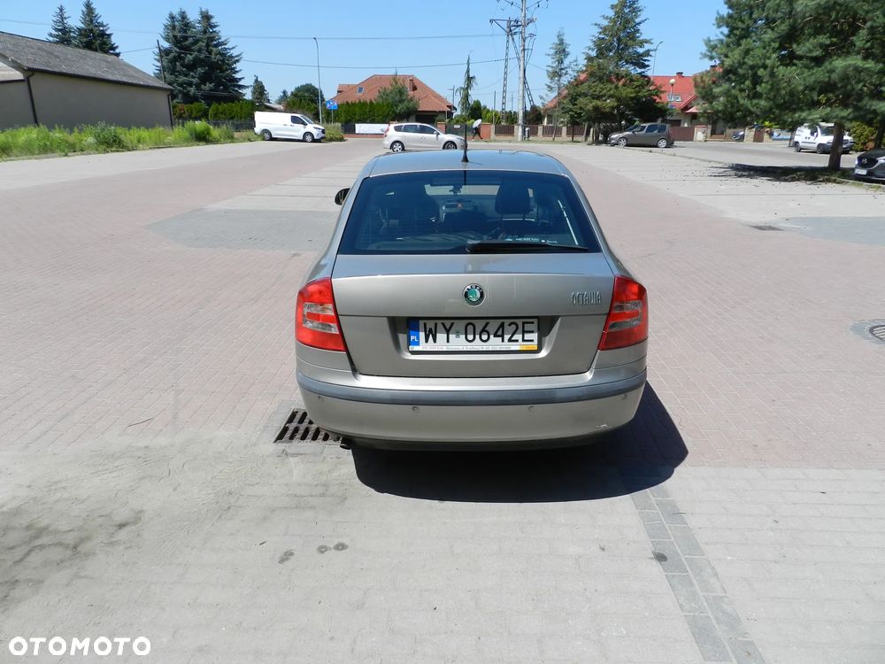 Skoda Octavia 1.6 Ambition - 5