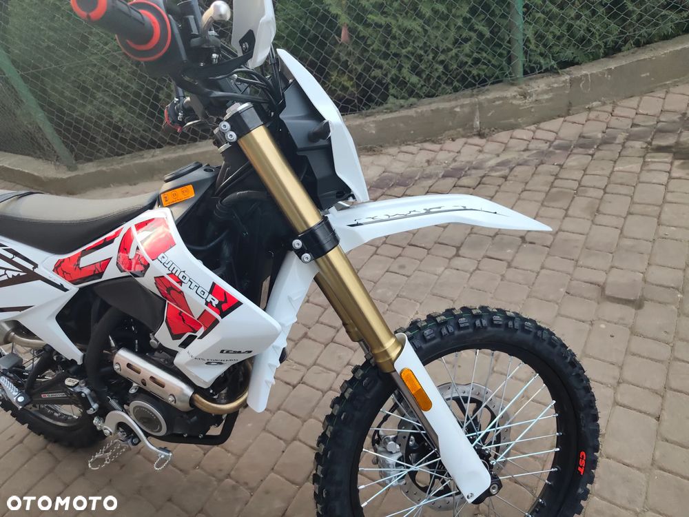 QJMOTOR COV 125X - 23