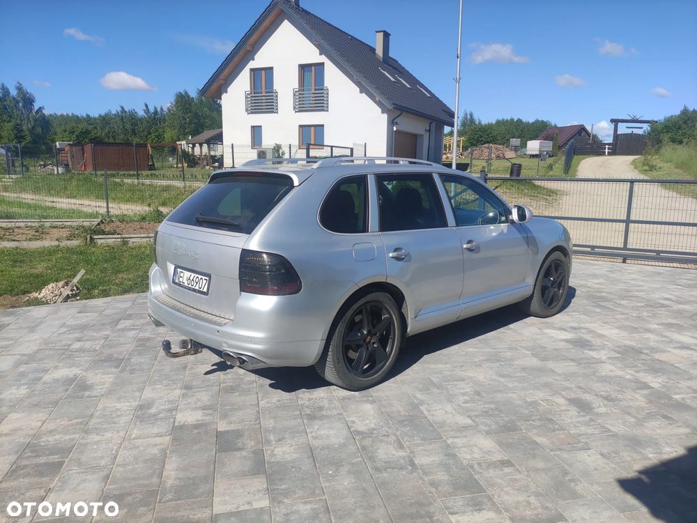 Porsche Cayenne - 4