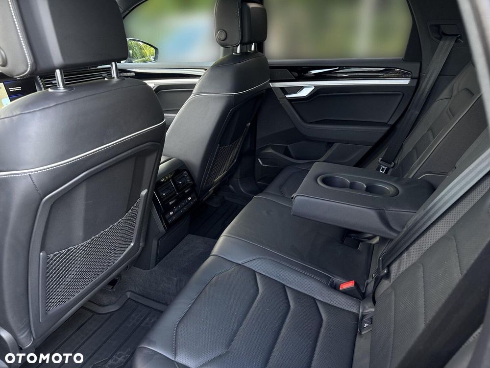 Volkswagen Touareg - 36