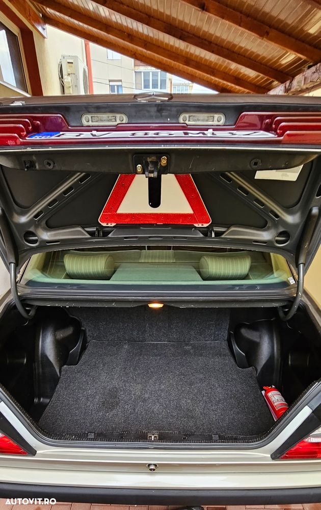 Mercedes-Benz W124 - 16