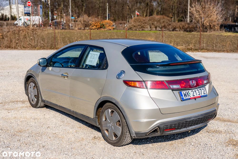 Honda Civic 1.8 Comfort - 9