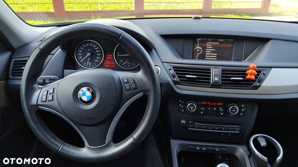 BMW X1 sDrive18d xLine - 17