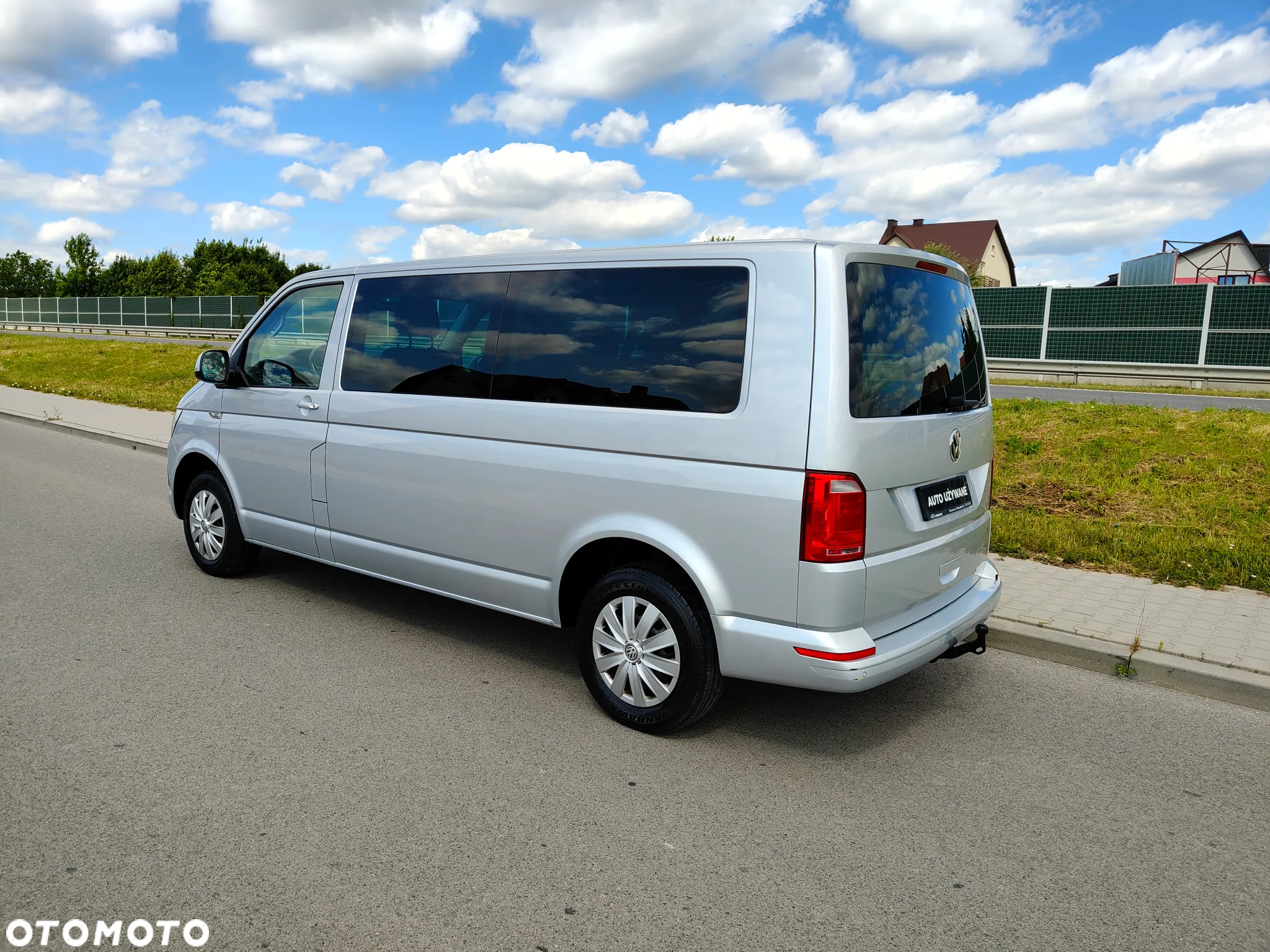 Volkswagen Caravelle 2.0 TDI L2 Comfortline - 8