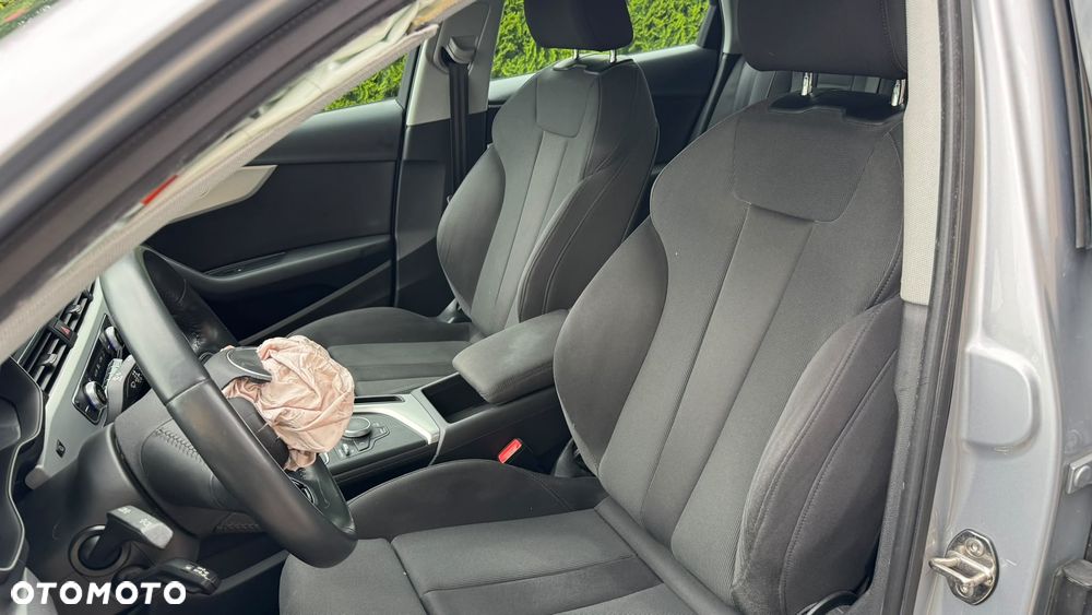 Audi A4 Avant 2.0 TDI Design - 24