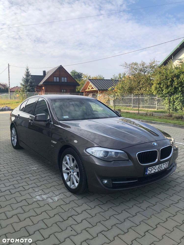 BMW Seria 5 525d xDrive - 8