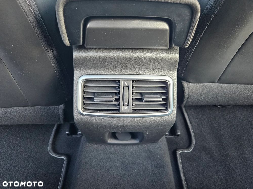 Renault Megane ENERGY TCe 130 EXPERIENCE - 24