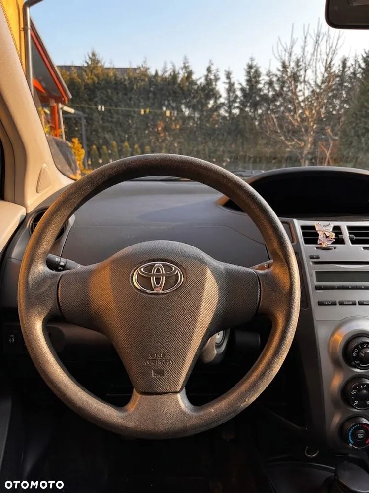 Toyota Yaris 1.0 Luna - 5