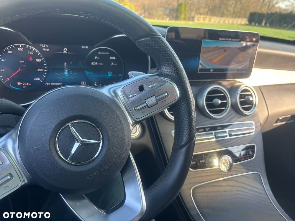 Mercedes-Benz Klasa C 300 9G-TRONIC AMG Line - 25