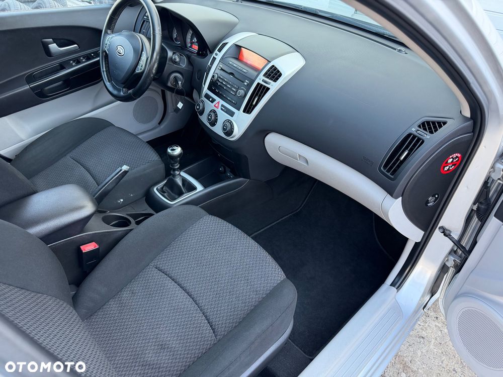 Kia Ceed 1.4 CVVT LX - 19