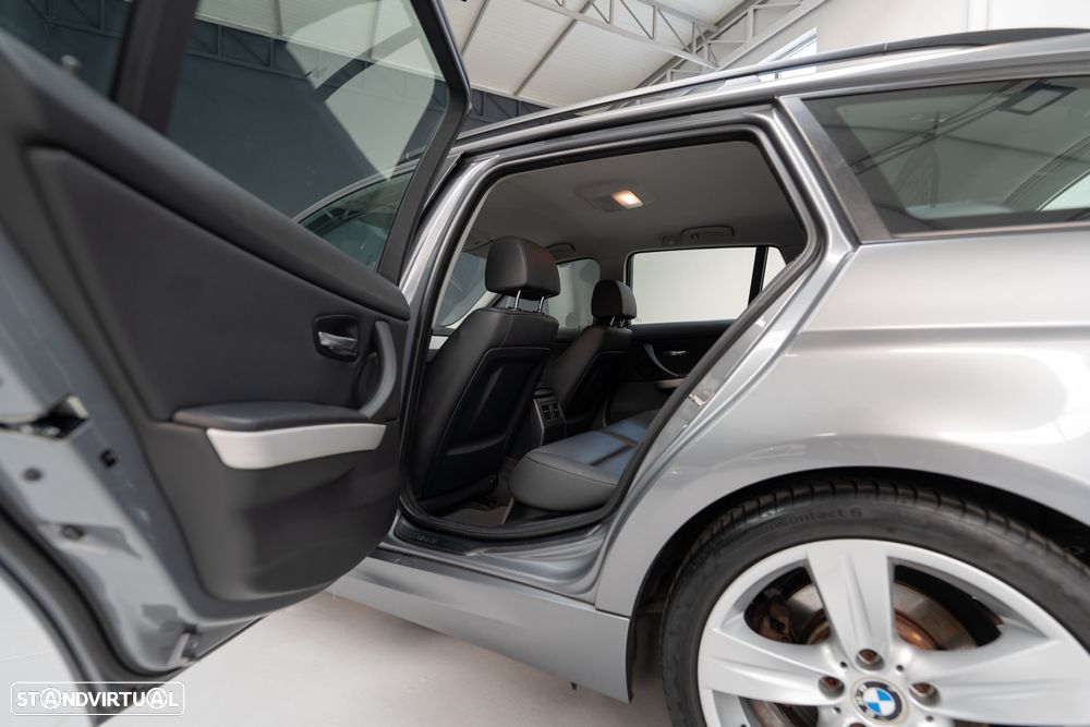 BMW 318 d Navigation Sport - 22