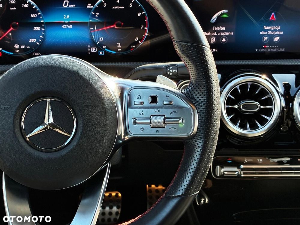 Mercedes-Benz CLA - 12