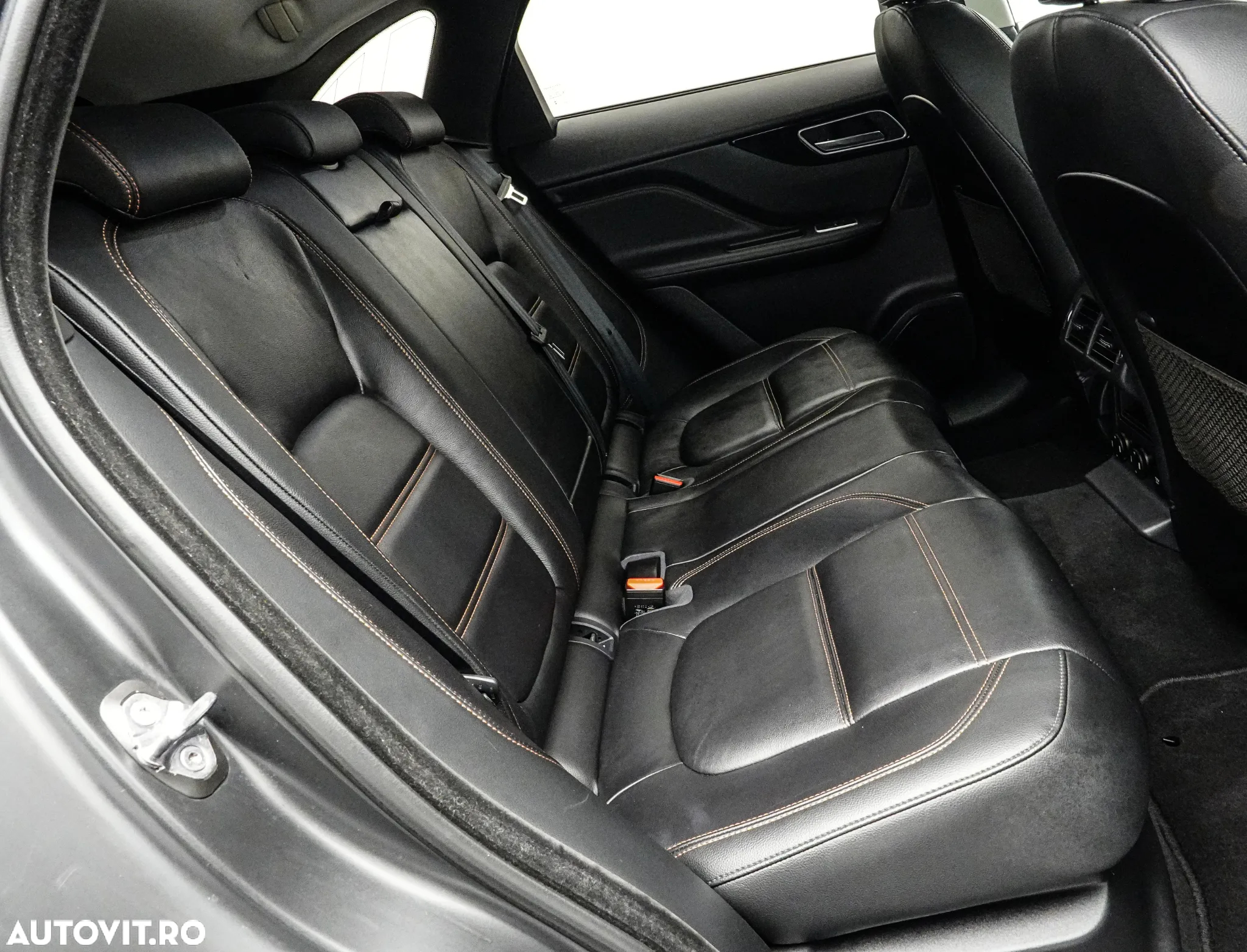 Jaguar F-Pace 20d AWD Pure - 17