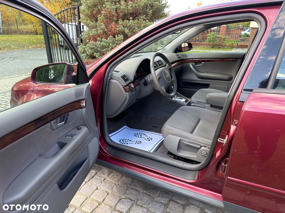 Audi A4 Limousine - 28