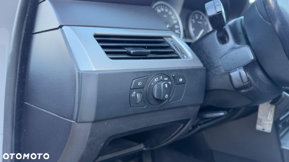 BMW Seria 5 520i - 35