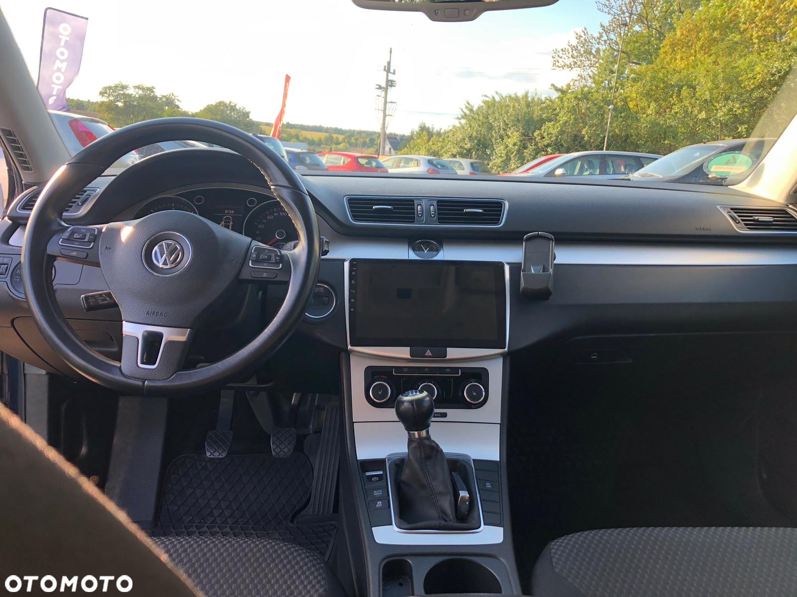 Volkswagen Passat - 9