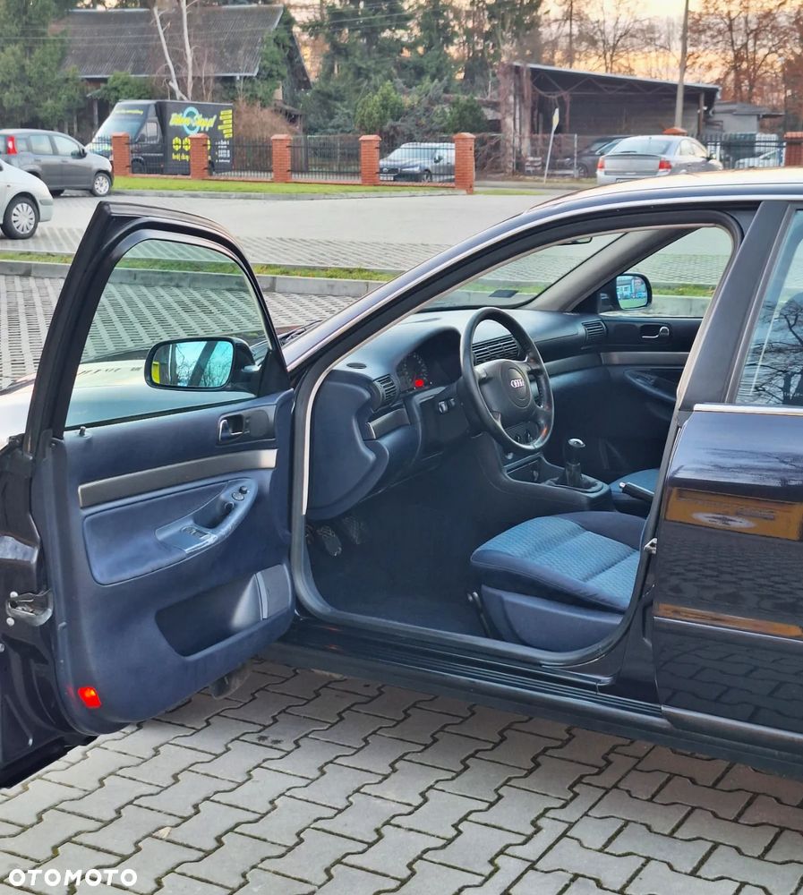 Audi A4 Limousine - 10