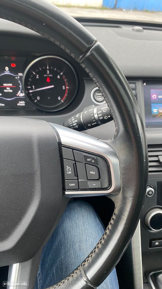 Land Rover Discovery Sport 2.0 TD4 SE - 34