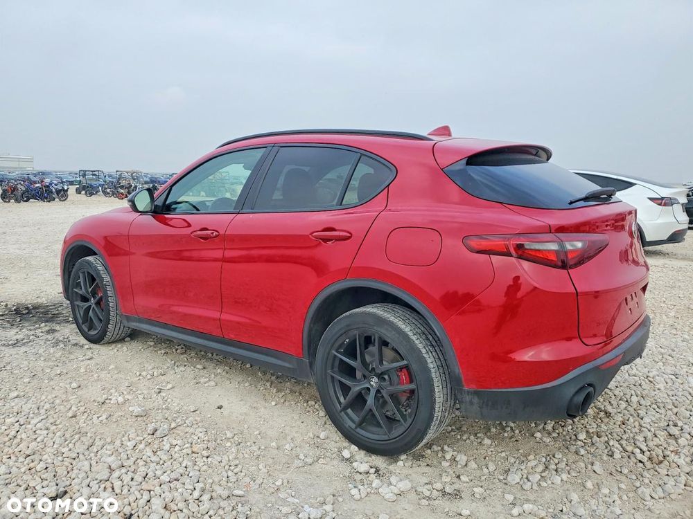 Alfa Romeo Stelvio - 3
