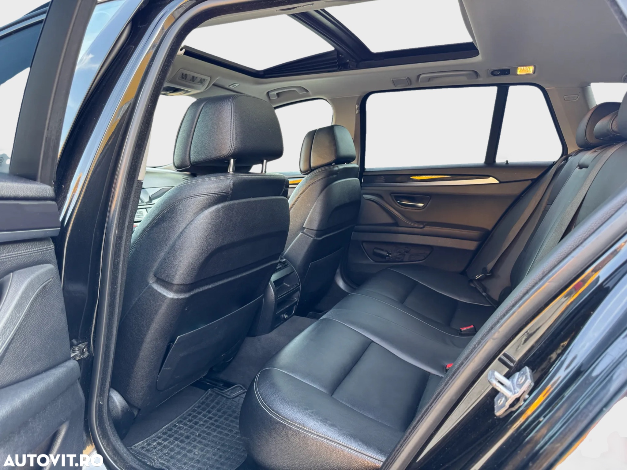BMW Seria 5 525d Touring Aut. Luxury Line - 7
