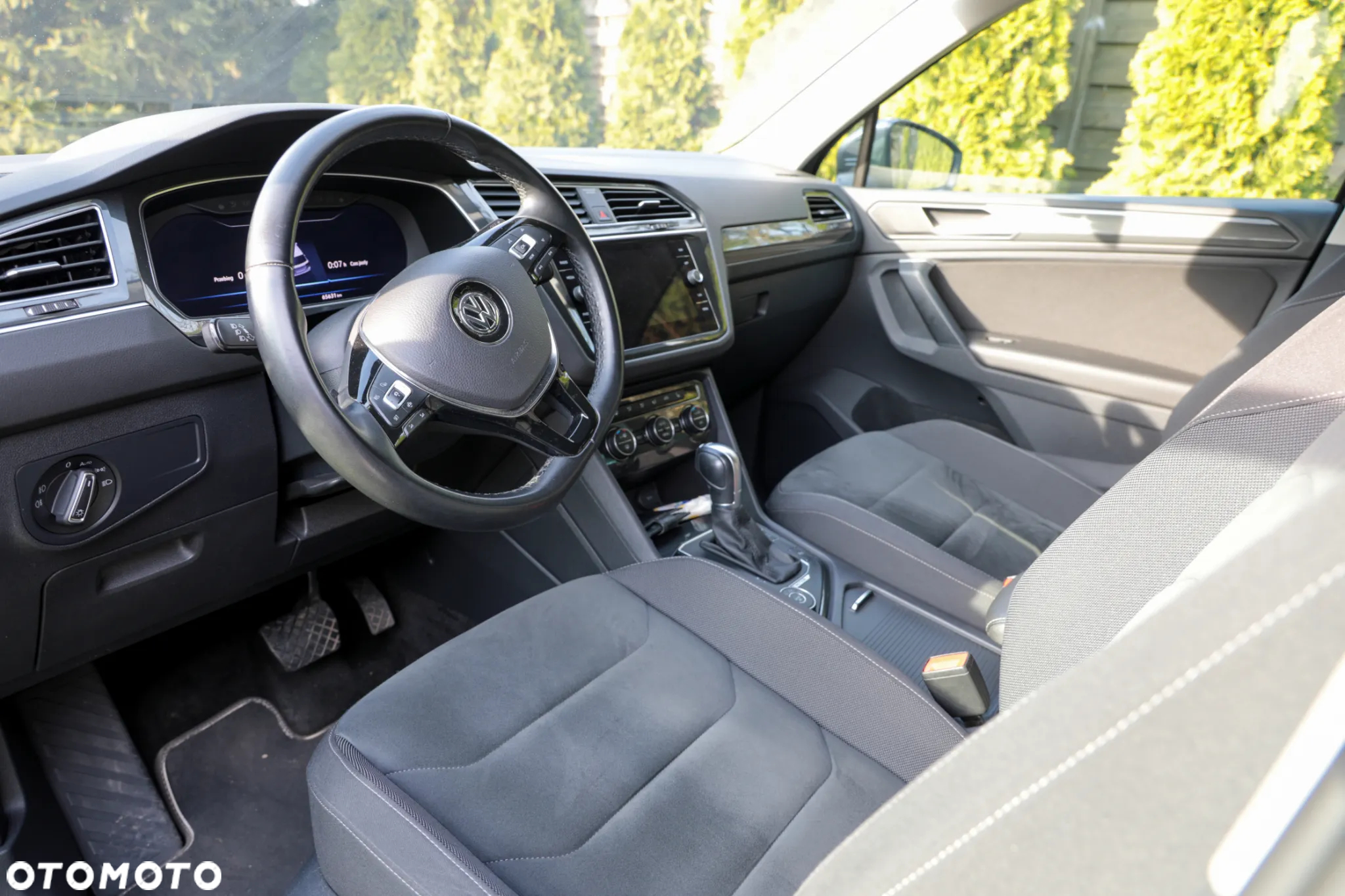 Volkswagen Tiguan 2.0 TDI SCR 4MOTION DSG R-Line - 10