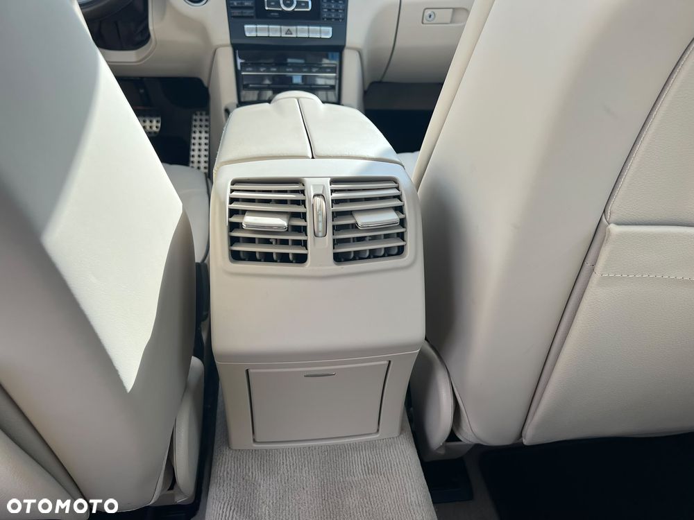 Mercedes-Benz Klasa E 400 7G-TRONIC Avantgarde - 22