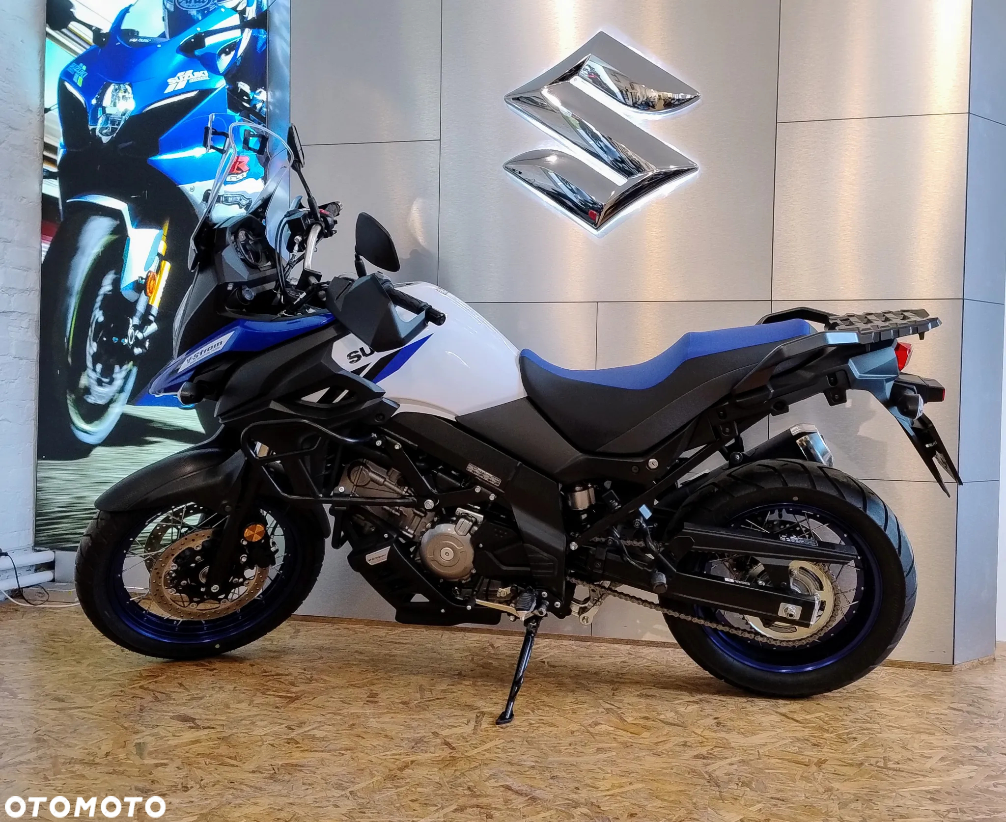 Suzuki V-STROM - 8