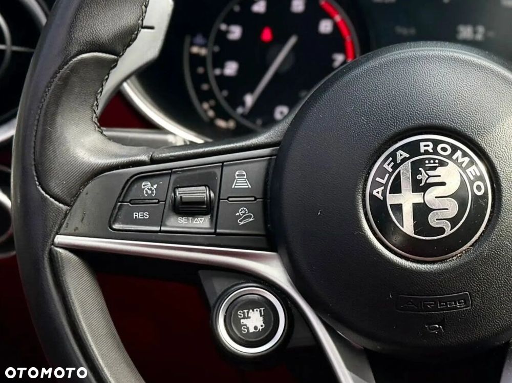 Alfa Romeo Stelvio 2.0 Turbo Veloce TI Q4 - 16