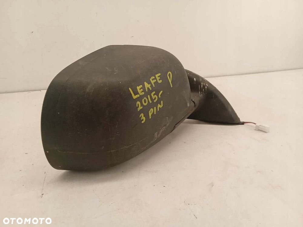 LUSTERKO PRAWE PRZEDNIE NISSAN LEAF 10-17 5 PIN - 3