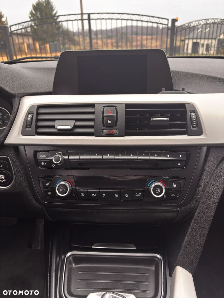 BMW Seria 3 320d Efficient Dynamics Edition - 15