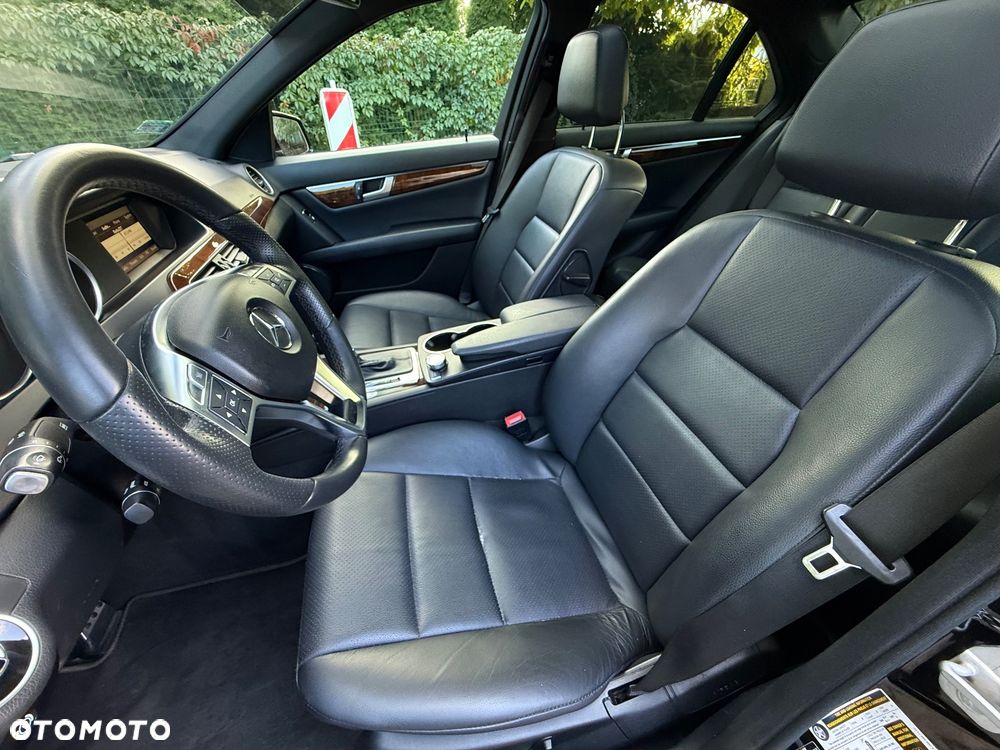 Mercedes-Benz Klasa C 250 CGI Automatik BlueEFFICIENCY SPORT EDITION - 12