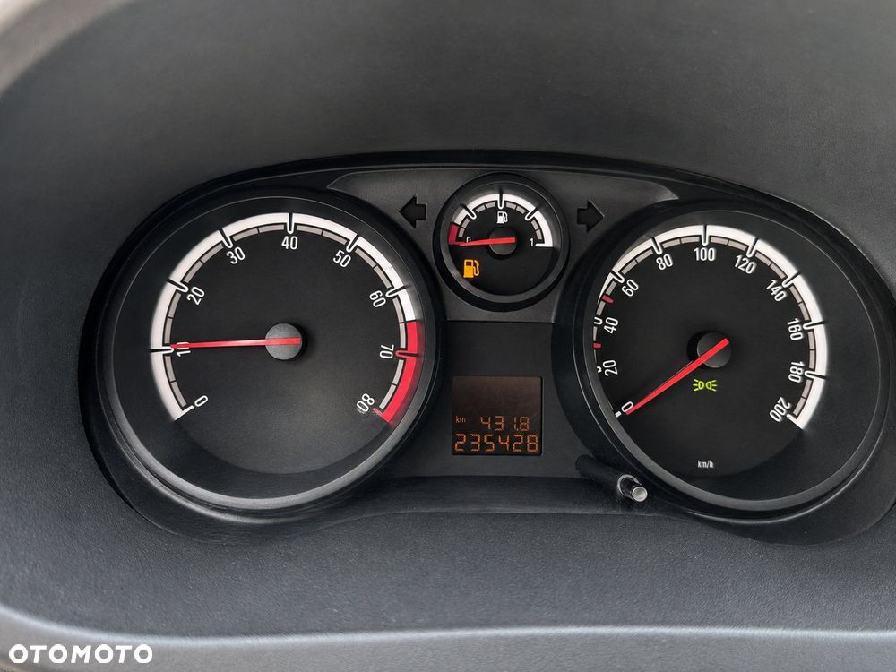 Opel Corsa 1.2 16V Edition / Active - 6
