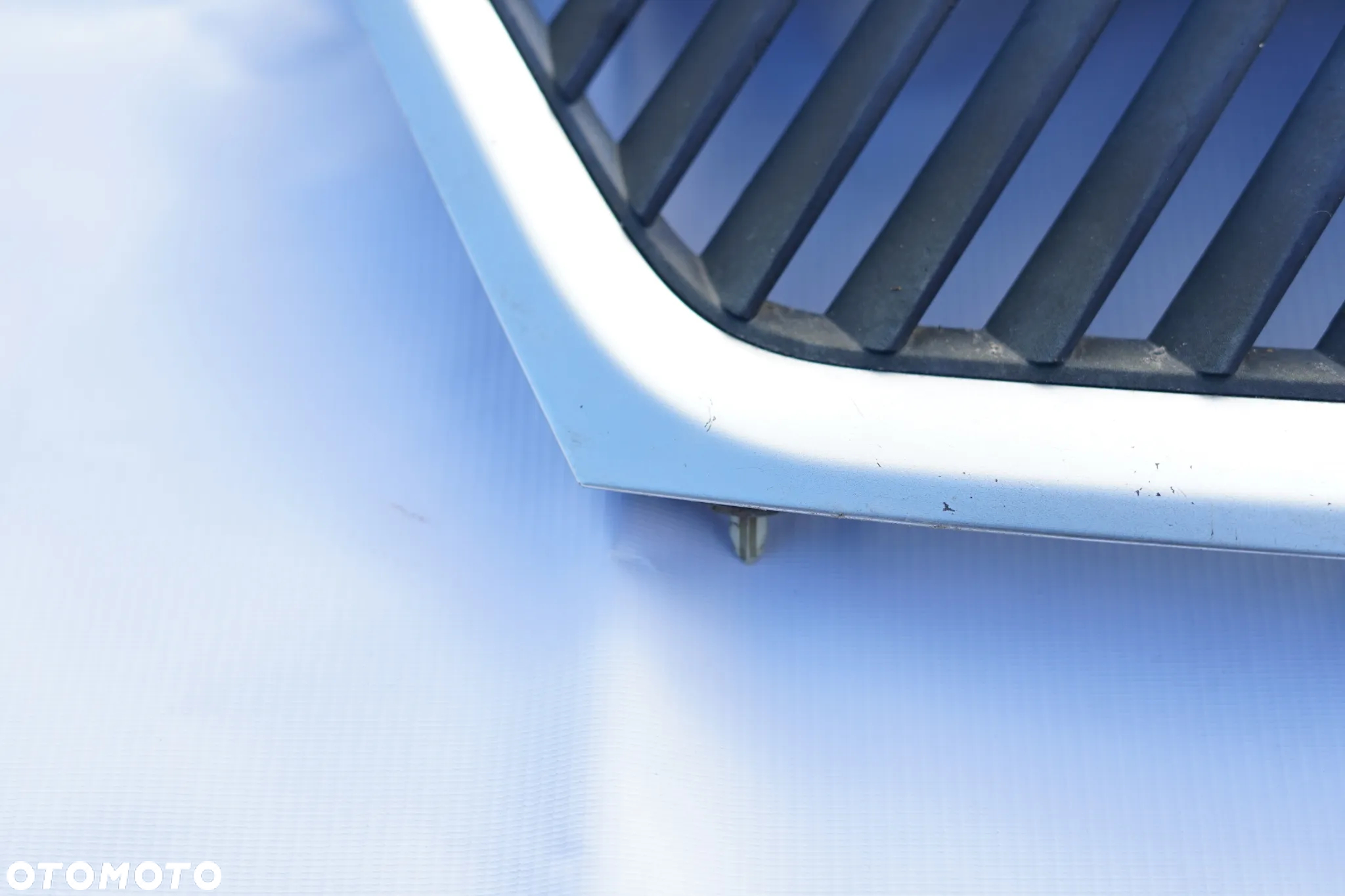 Grill Atrapa Chłodnicy Mitsubishi Outlander II Srebrny - 3