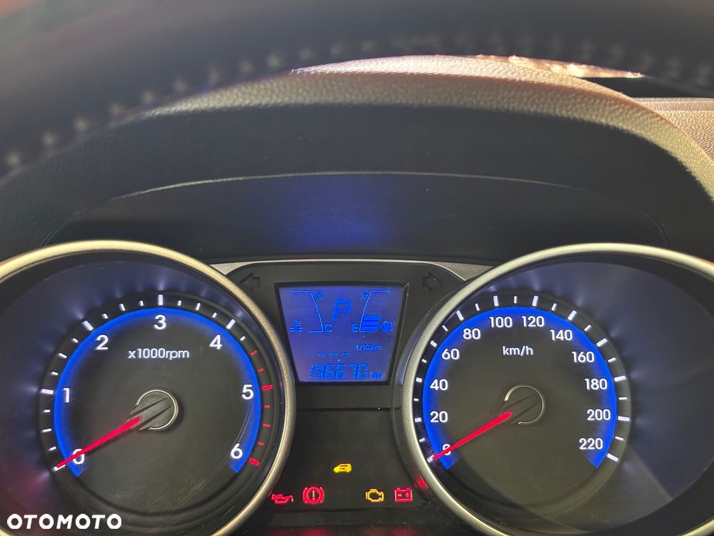Hyundai Tucson 2.0 CRDi 2WD Automatik GLS - 25