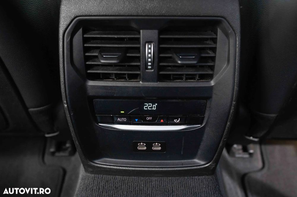 BMW Seria 3 330e Aut. M Sport - 38