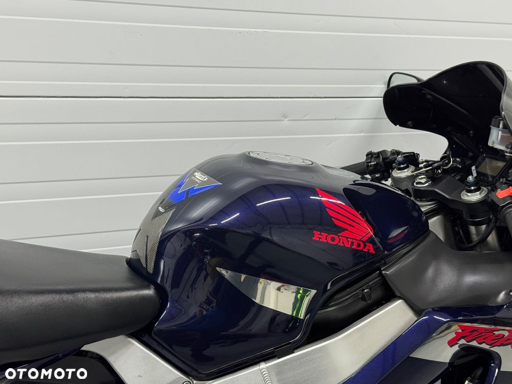 Honda CBR - 7