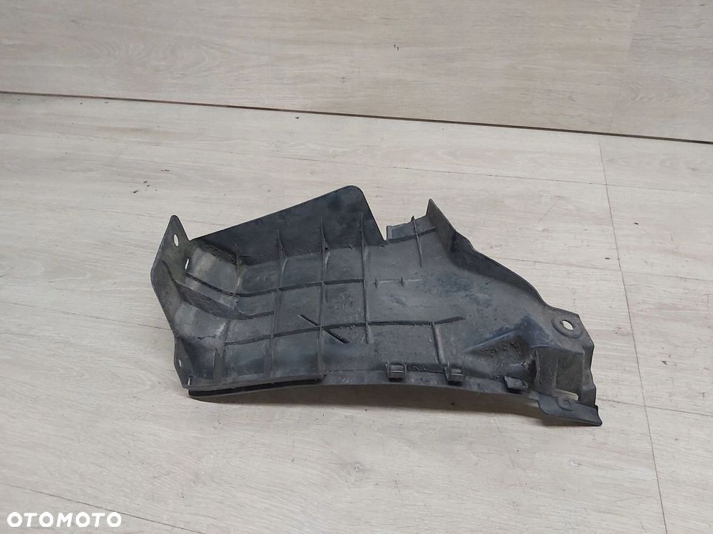 Toyota Prius IV 1,8 xw50 nadkole chlapacz prawy tył 52591-47050 - 2